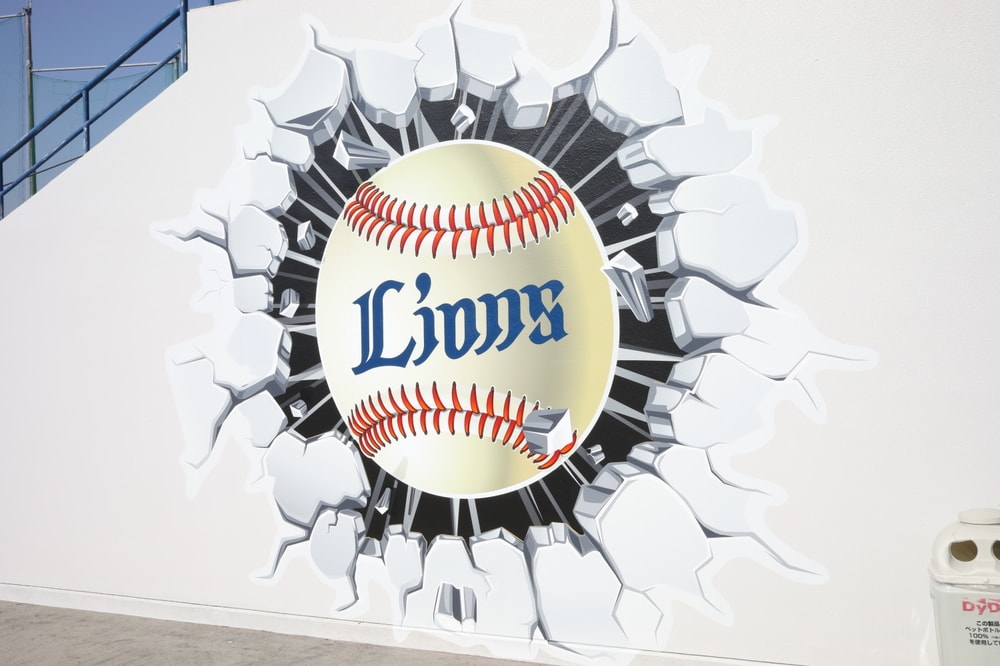 球場三塁側入口